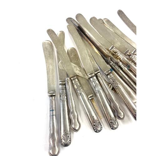 484 - 2 Sets of silver handled knives- 2 sets of 6 play a set of 4 (A/F) all have Sheffield hallmarks