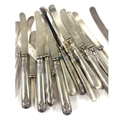 484 - 2 Sets of silver handled knives- 2 sets of 6 play a set of 4 (A/F) all have Sheffield hallmarks