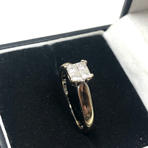 174 - 18ct white gold diamond six stone ring 0.37ct (3.7g)