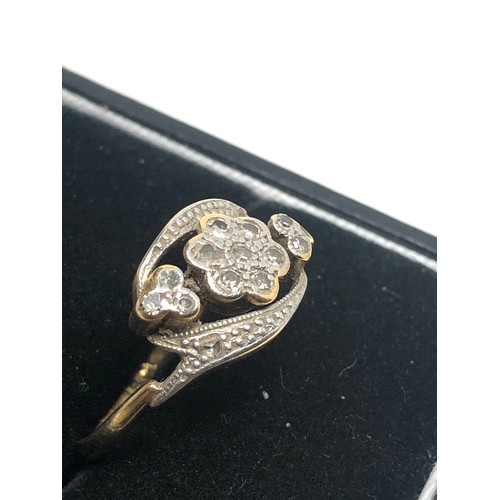 165 - 18ct gold vintage diamond floral cluster twist setting ring - as seen missing small diamond  (2.6g)