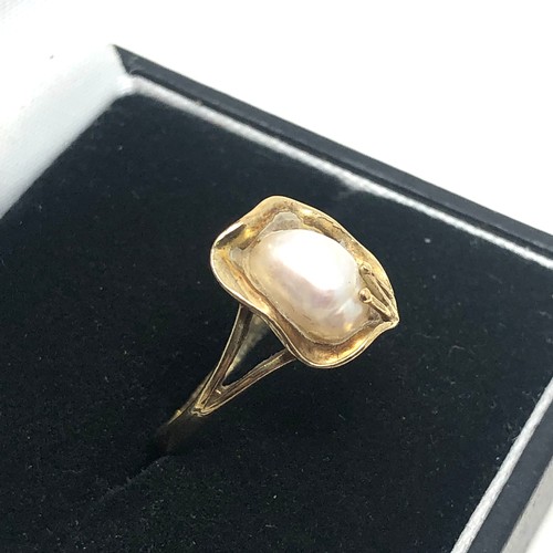 152 - 9ct gold pearl detail ring (1.7g)