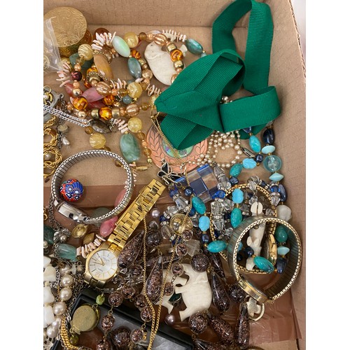 641 - Box of costume jewellery