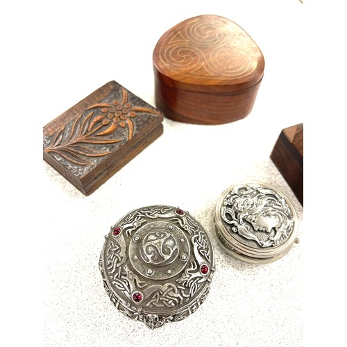 431 - Selection of assorted Trinkets includes wooden and metal