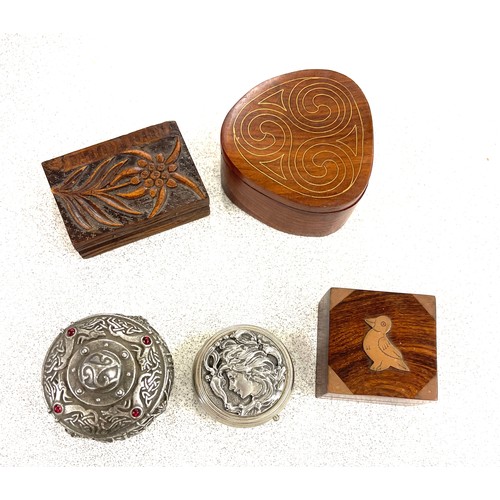 431 - Selection of assorted Trinkets includes wooden and metal