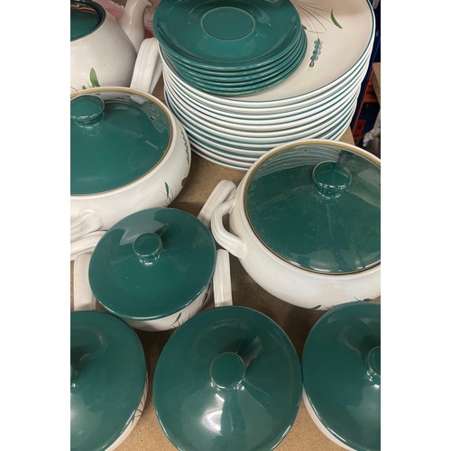 392 - Large selection of Denby Ware green wheat pottery to include part dinner and tea services approximat... 