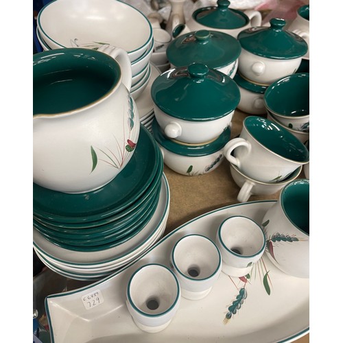 392 - Large selection of Denby Ware green wheat pottery to include part dinner and tea services approximat... 