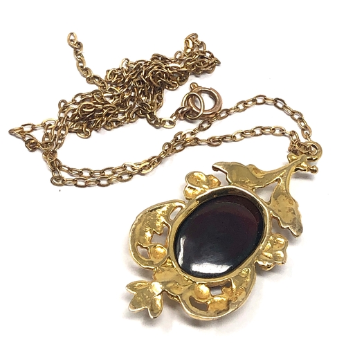 69 - 9ct gold garnet pendant necklace pendant measure approx 3.4cm drop weight 4.4g