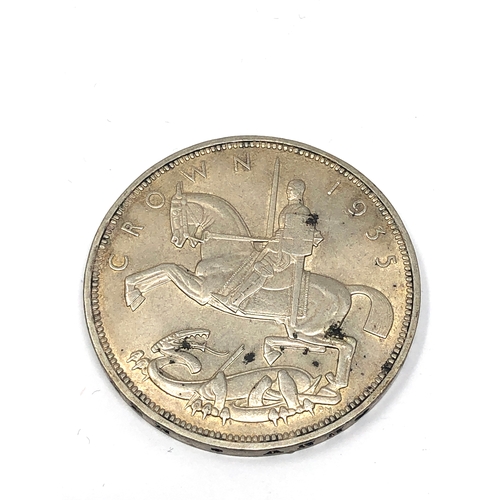 572 - 1935 George V silver crown