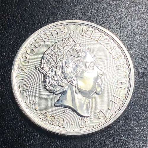 573 - 2018  Britannia  fine silver 1oz 2 pound