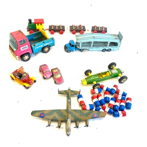 144 - Selection vintage Dinky and other tin toys to include Tri-ang mini highway, Dinky delivery service, ... 