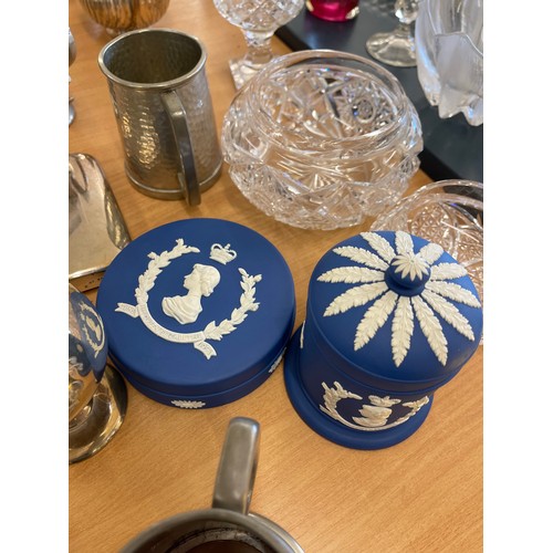 250 - Large selection of silver plated items to include tea services, silver plated Derbyshire masonic gol... 