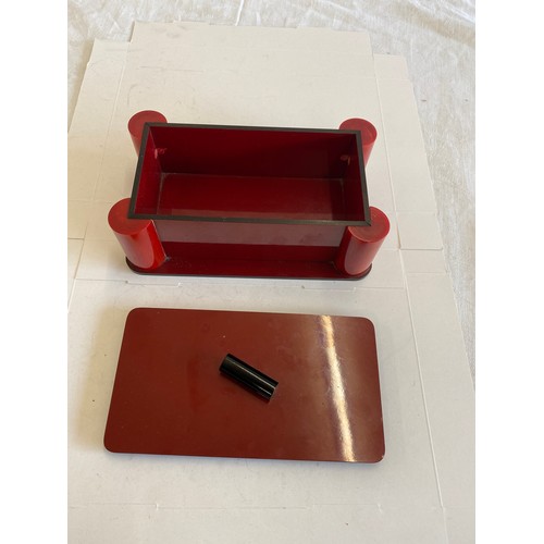 442 - Rare art deco cherry red bakelite dressing table box, approximate weight 540g, approximate measureme... 