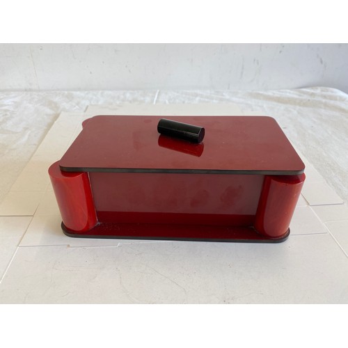 442 - Rare art deco cherry red bakelite dressing table box, approximate weight 540g, approximate measureme... 