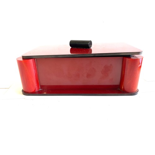 442 - Rare art deco cherry red bakelite dressing table box, approximate weight 540g, approximate measureme... 