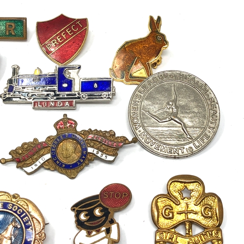 548 - Selection of vintage enamel badges