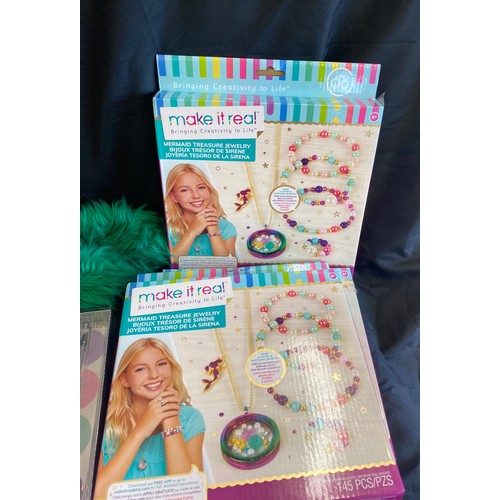 285 - Brand new in packaging Make it real dream catchers and jewellery sets together with new Jellykins gi... 