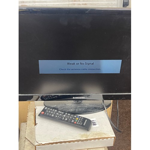 237 - Small Samsung TV with remote, working order