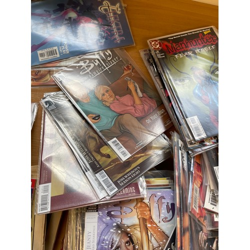 85A - Large selection of assorted comics includes marvel etc