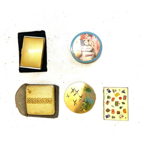 435 - Large selection of vintage and later ladies compacts