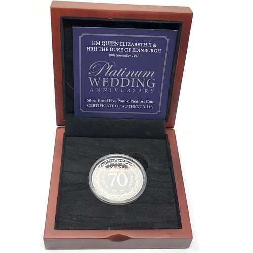 579 - Boxed 2017 Platinum wedding anniversary Piedfort proof silver five pound coin limited No 615 weight ... 