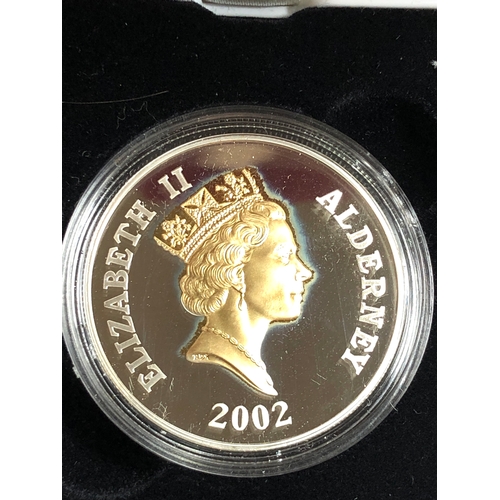 582 - Boxed 2002 Queen elizabeth 11 golden jubilee alderney silver proof five pounds