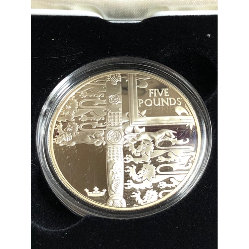 582 - Boxed 2002 Queen elizabeth 11 golden jubilee alderney silver proof five pounds