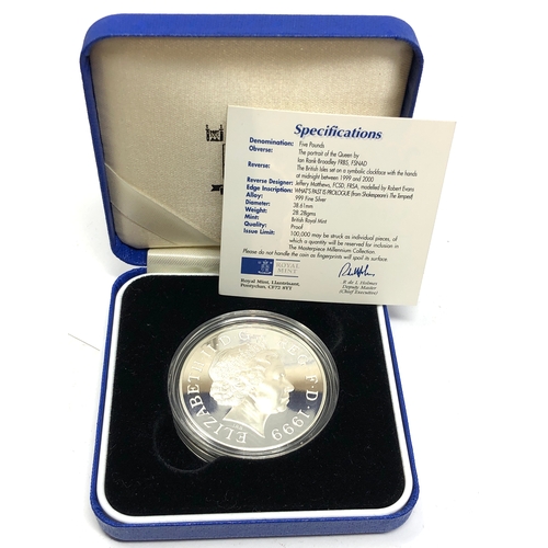 584 - Boxed Royal mint 2000 millennium silver proof five pounds