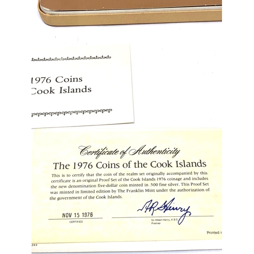 585 - Boxed 1976 cook island proof coin set inc silver five dollars