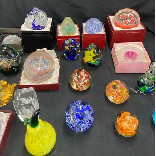 209 - Large selection of assorted paperweights includes Cat, Art glass, royal crest babylon paperweight So... 