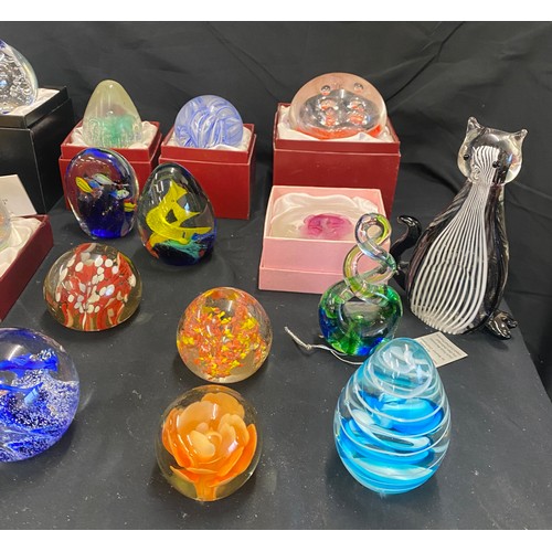 209 - Large selection of assorted paperweights includes Cat, Art glass, royal crest babylon paperweight So... 