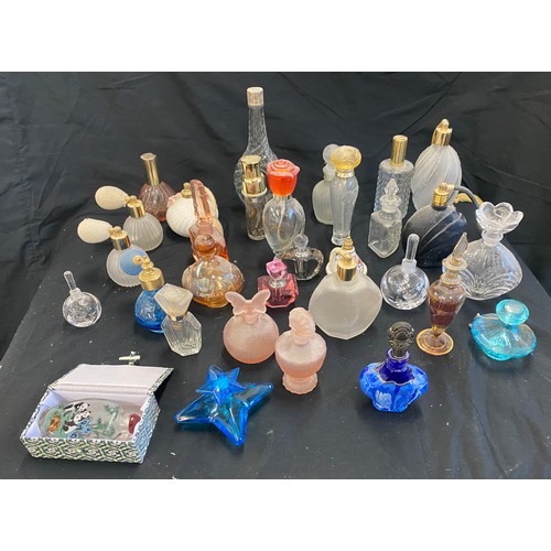 90 - Selection of vintage and later perfume scent bottles