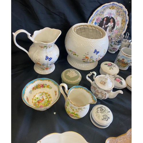 228 - Selection of miscellaneous includes named pottery Aynsley, Wedgwood etc