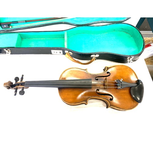 142 - Vintage cased Antonius Stradivarius violin with bow