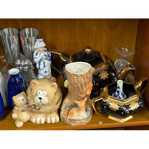 143 - Box of assorted vintage china includes vintage vase (a/f) and a Lladro collectors plaque