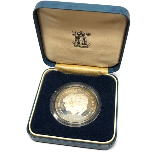 598 - 1981 royal mint t Charles and Diana UK Silver Coin boxed