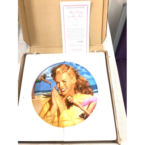 255 - 8 x collectors plates by hamilton all of Marilyn Monroe