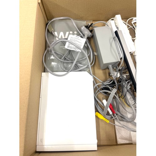 296 - Wii console and accessories, in working order