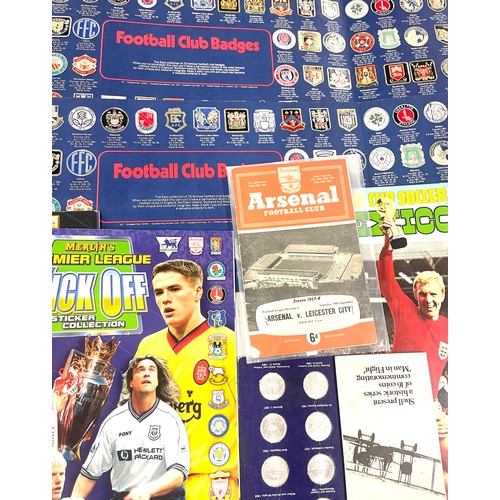 297 - Selection of vintage football memorabilia, to also include vintage tea cards