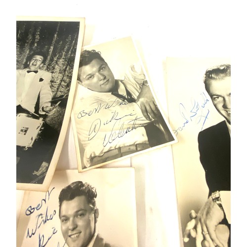 528 - Vintage autograph album from 1952-1953, to include signatures and pictures of David Hulnes etc