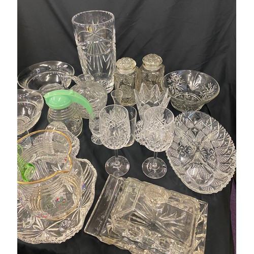 300 - Large selection of vintage and later glassware includes cut glass, crystal glass, vases etc