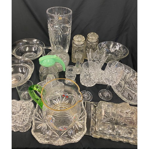 300 - Large selection of vintage and later glassware includes cut glass, crystal glass, vases etc