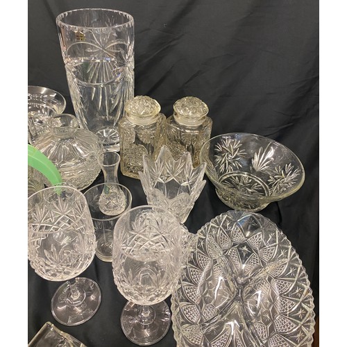 300 - Large selection of vintage and later glassware includes cut glass, crystal glass, vases etc