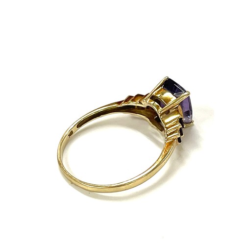 507 - 9ct Gold Amethyst dress ring ring size U, weight 2.9grams