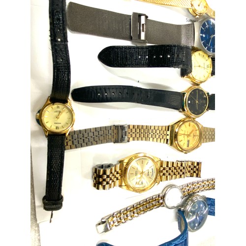 413 - Large selection of ladies and gents wristwatches, all untested