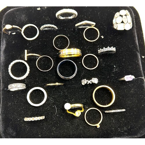 422 - Large selection of assorted ladies costume rings