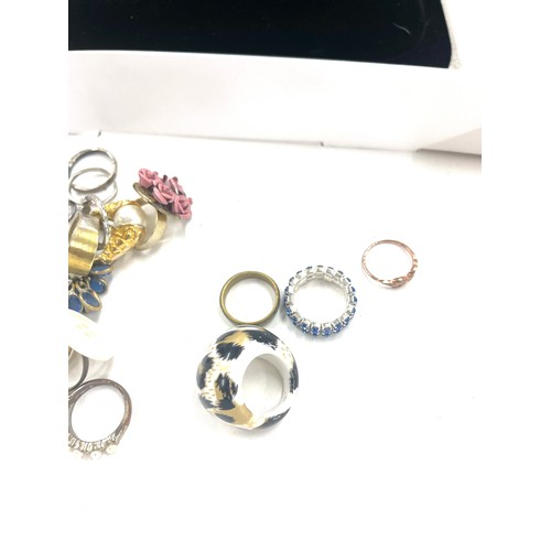 420 - Large selection of assorted ladies costume rings