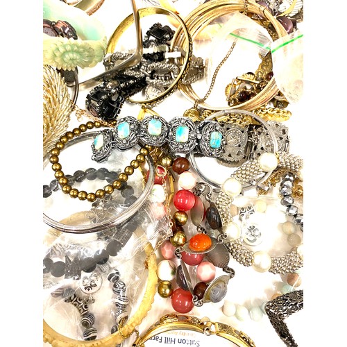 426 - Large selection of assorted costume jewellery