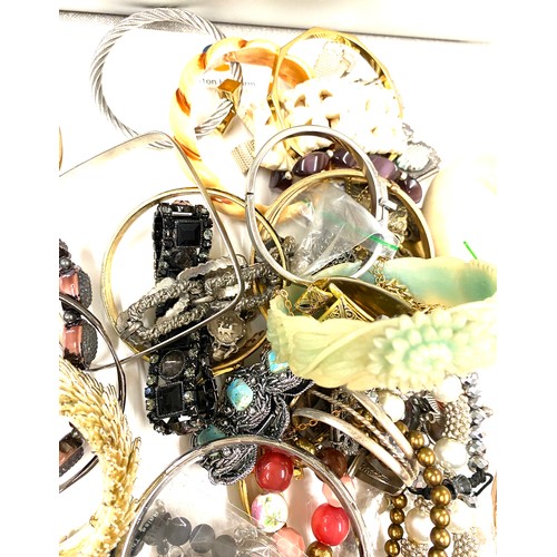 426 - Large selection of assorted costume jewellery