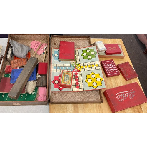 198 - Selection of vintage games to include dominos, house lotto, Ludo etc