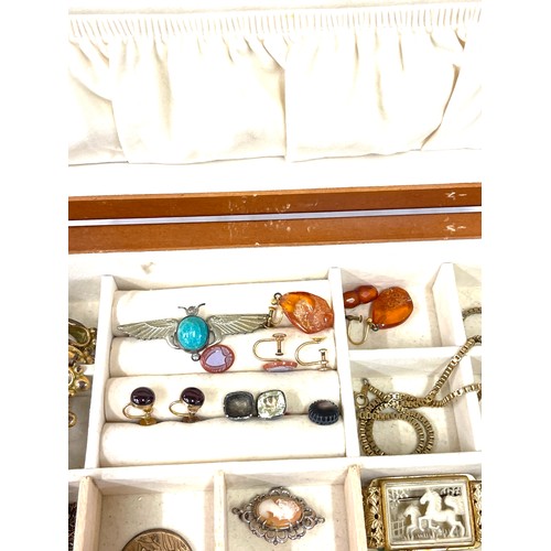 457 - Box of vintage costume jewellery